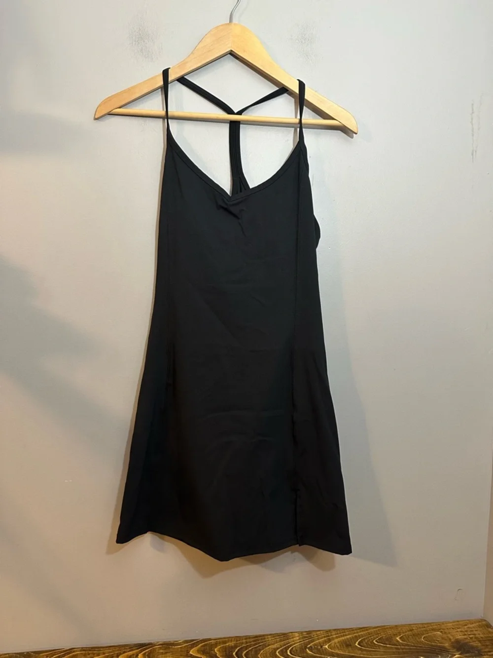 Aritzia TnAction Court Dress
Tennis mini dress Size Medium - Picture 3 of 7